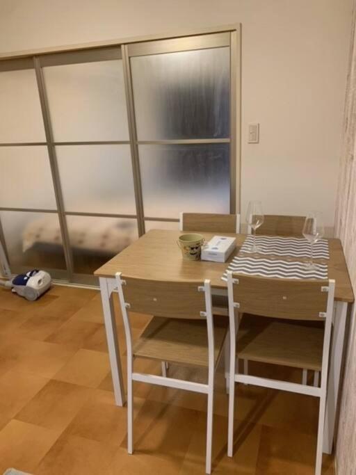 ２ Beds. Comfortable . Dotonbori / Kuromon Market. 大阪市