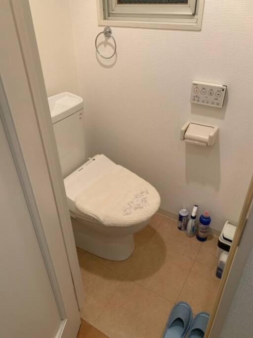 ２ Beds. Comfortable . Dotonbori / Kuromon Market. 大阪市